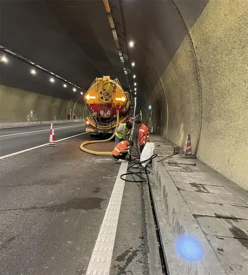 广平隧道排水渠清淤